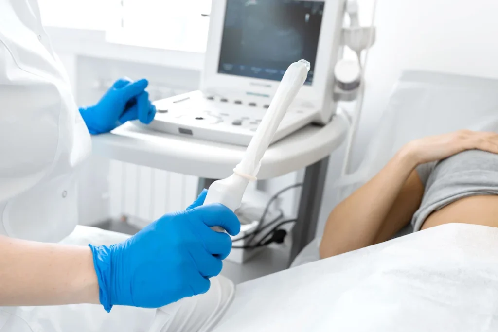 Cólica menstrual intensa: quando não é normal?